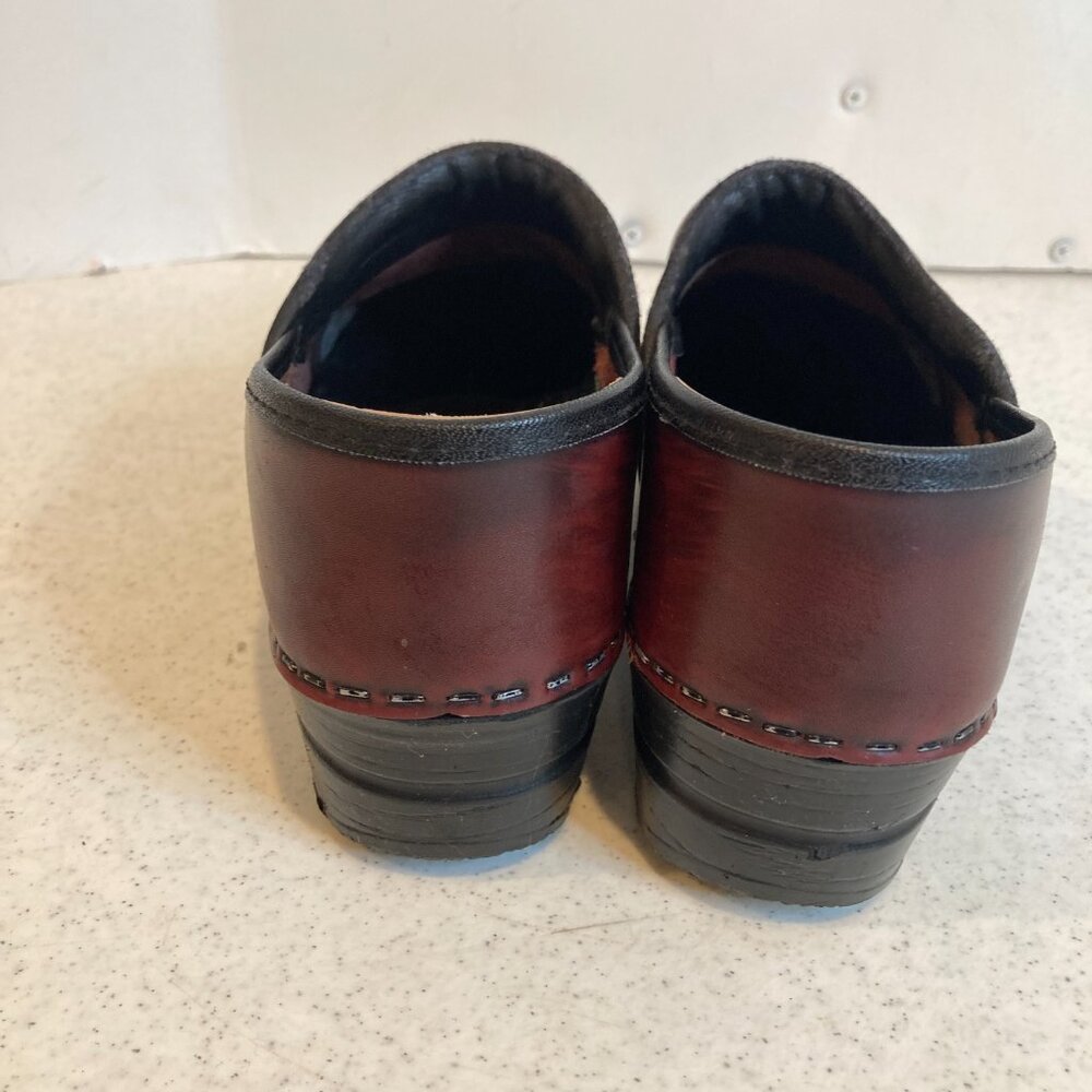 DANSKO WOMENS SLIP ON LEATHER CLOGS SIZE EU 39  US 8.5-9 - Picture 6 of 10